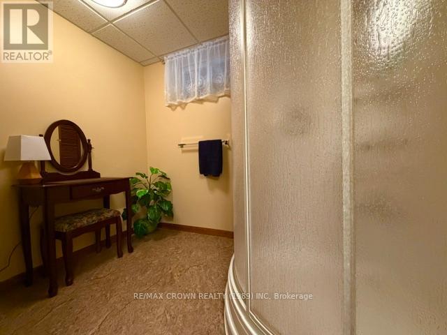 16 KIMBERLY DRIVE - 44