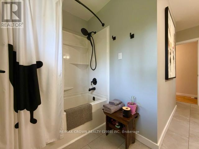 16 KIMBERLY DRIVE - 38