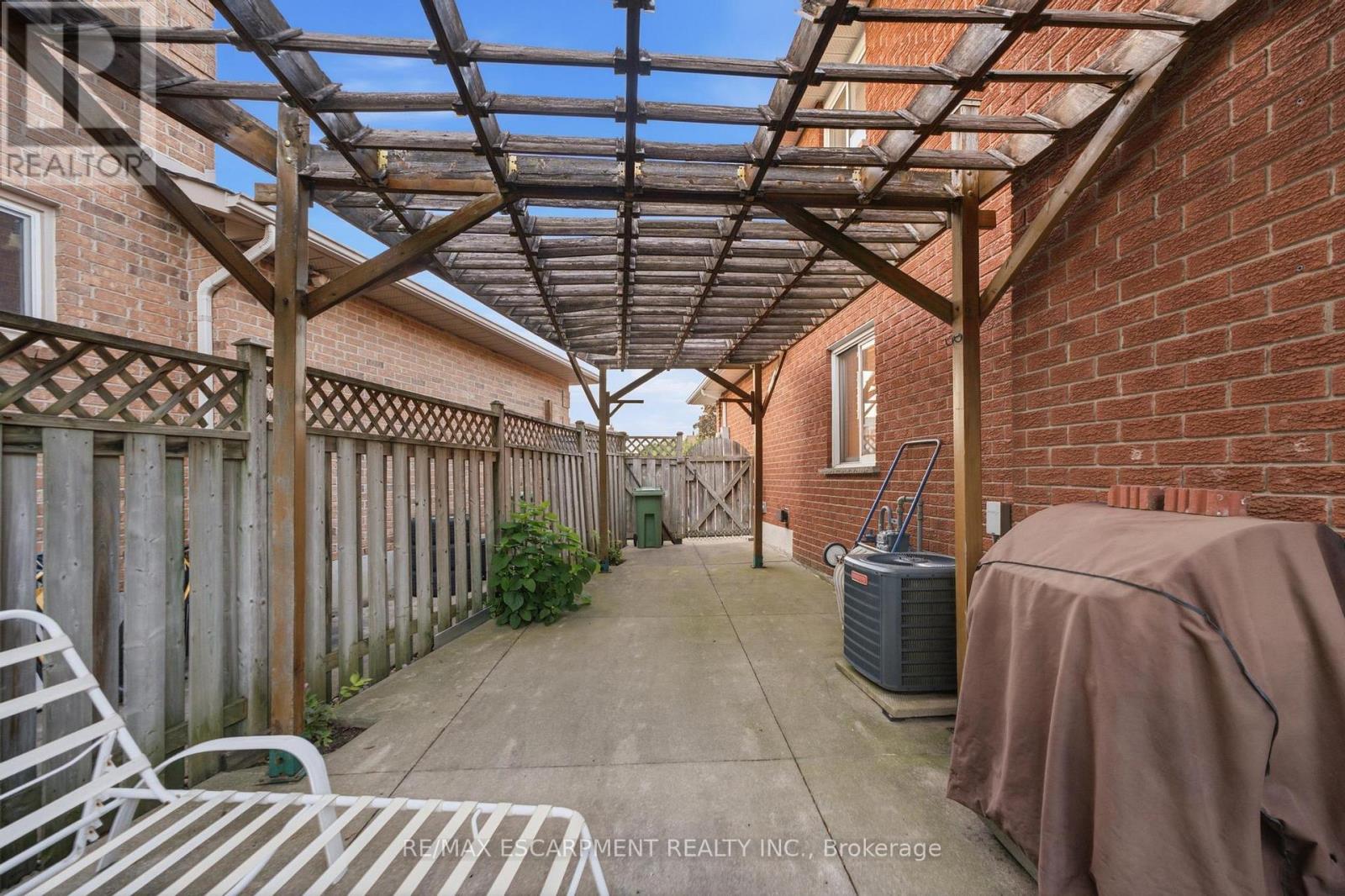 11 GABRIELE COURT - 37