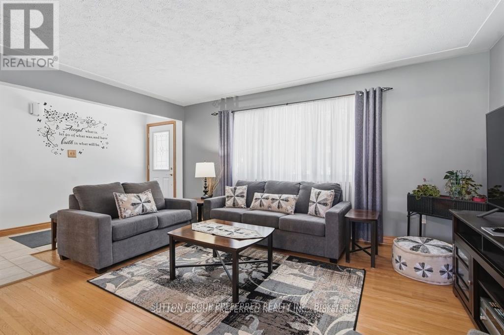 27 STORMONT DRIVE - 11