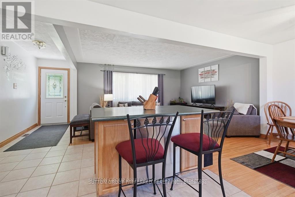 27 STORMONT DRIVE - 19