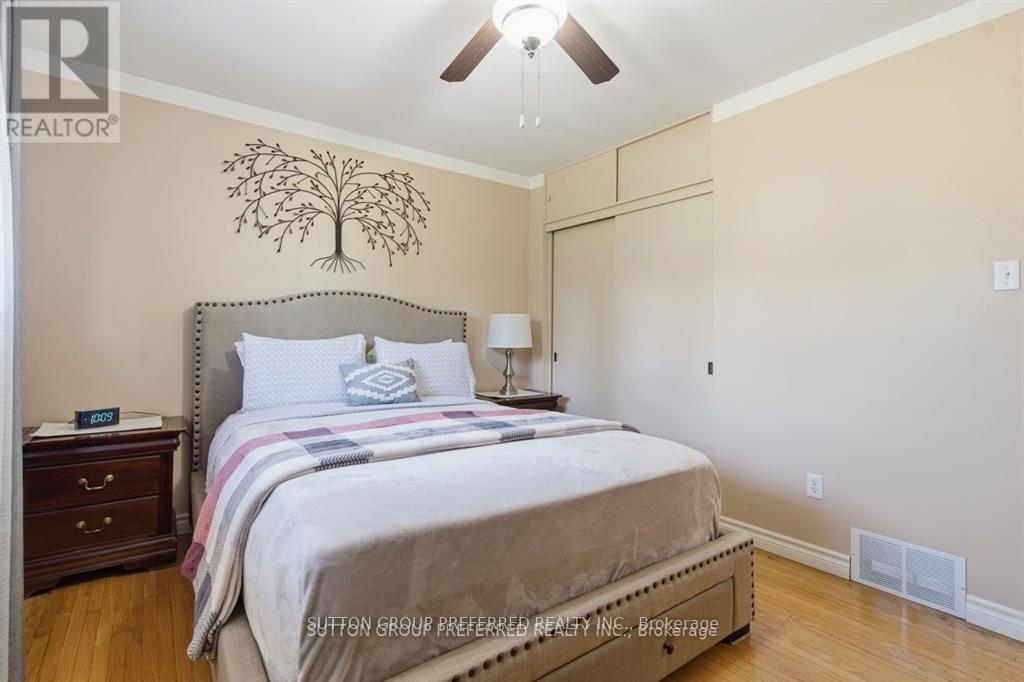 27 STORMONT DRIVE - 22
