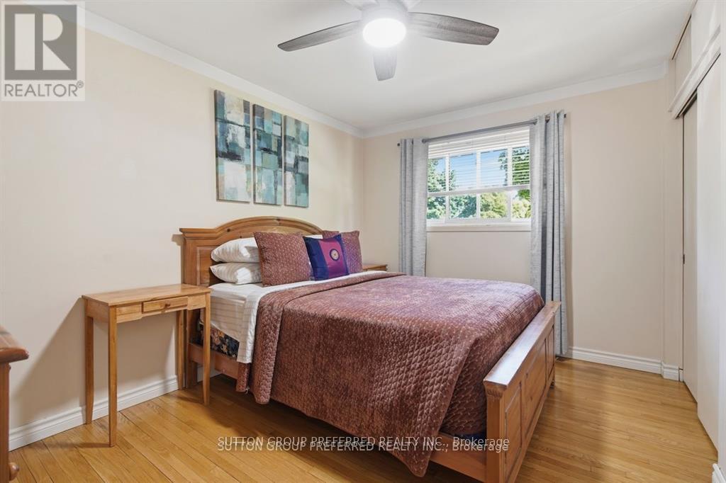 27 STORMONT DRIVE - 23