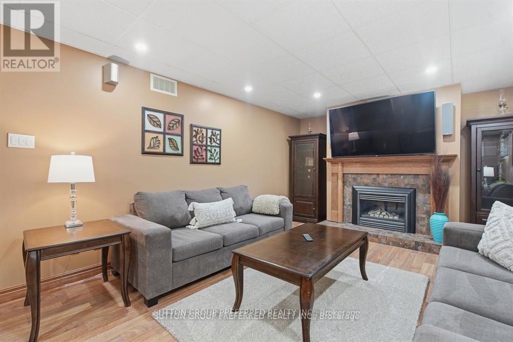 27 STORMONT DRIVE - 27