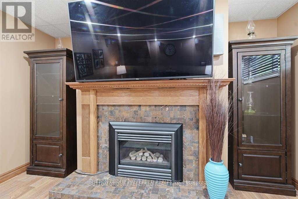 27 STORMONT DRIVE - 30