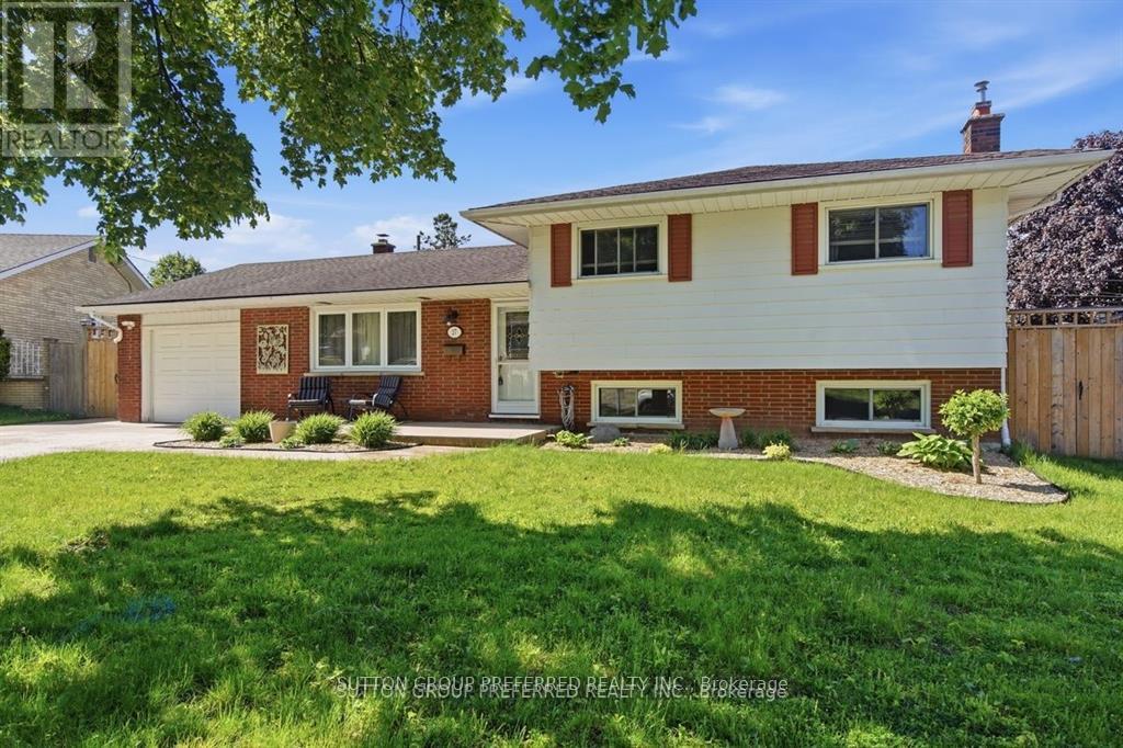 27 STORMONT DRIVE - 4