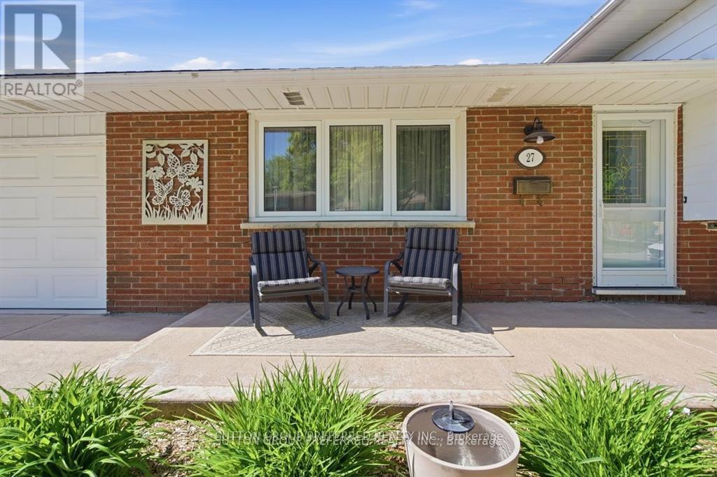 27 STORMONT DRIVE - 5