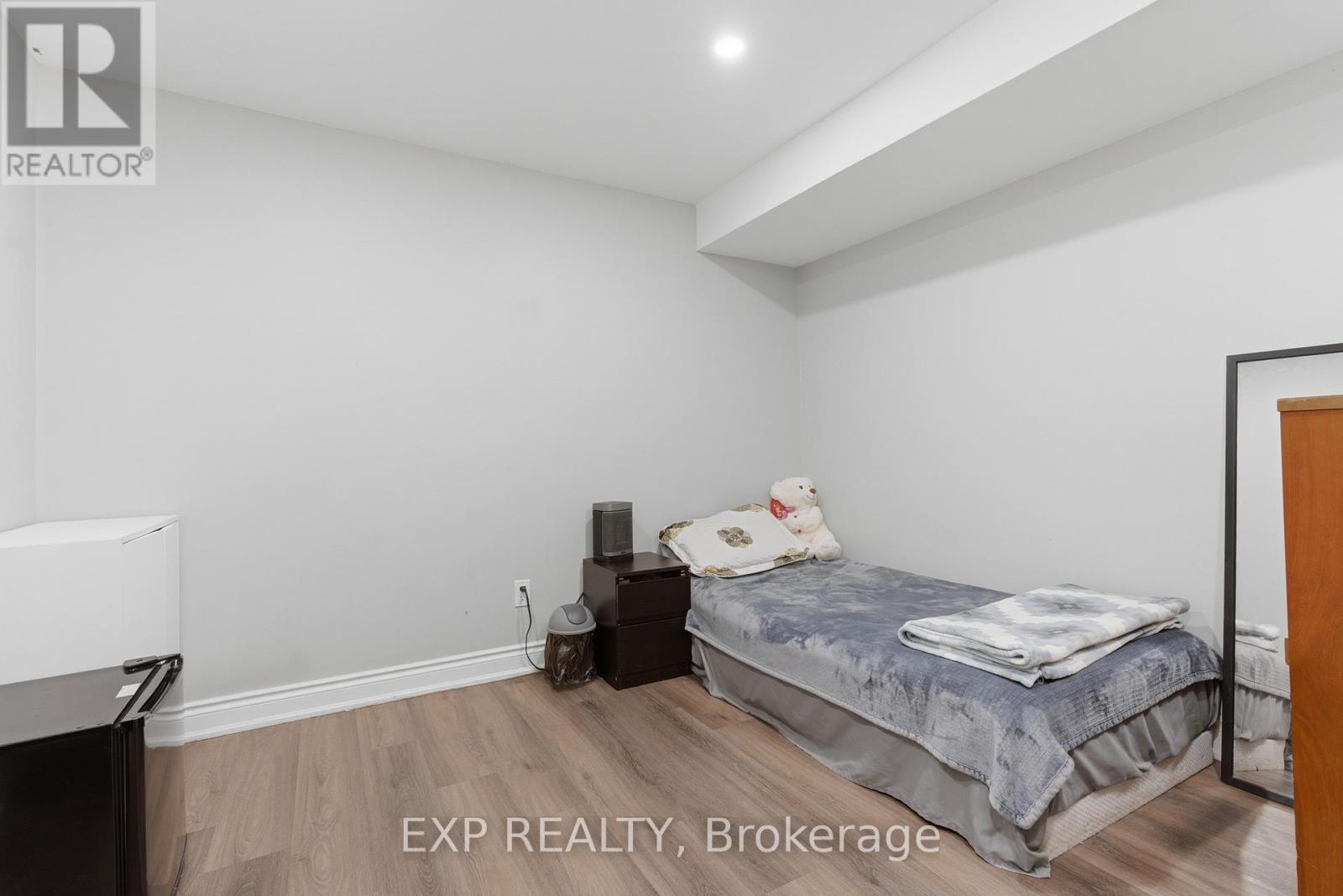 25 EDMUND STREET - 29