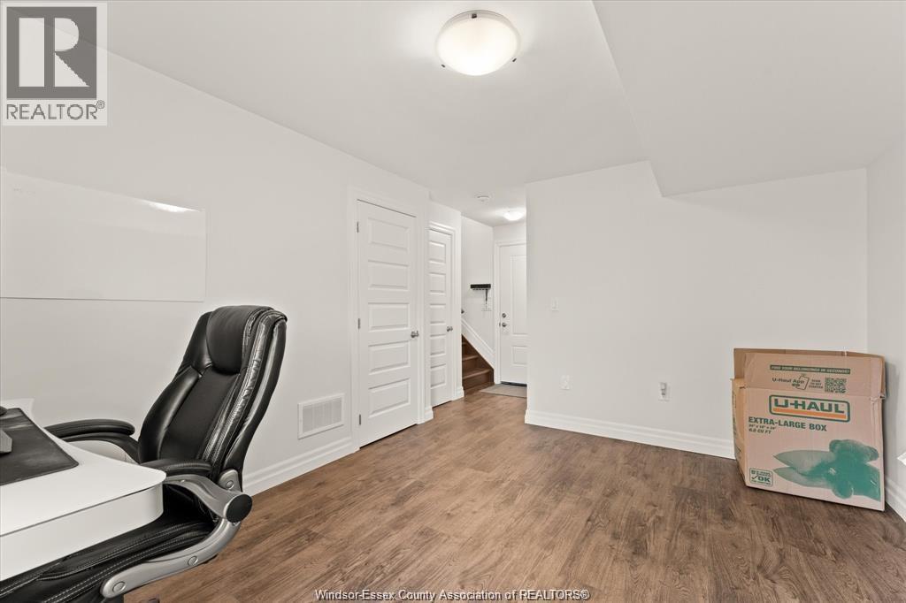 735 BROWNSTONE ROAD - 40