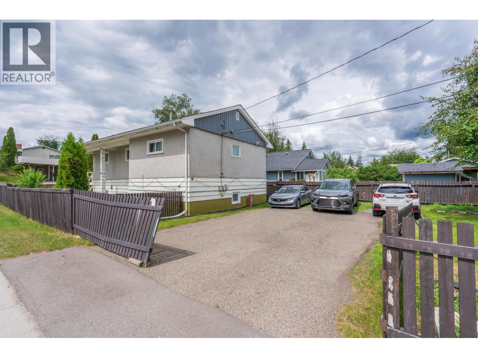 990 GILLETT STREET - 8
