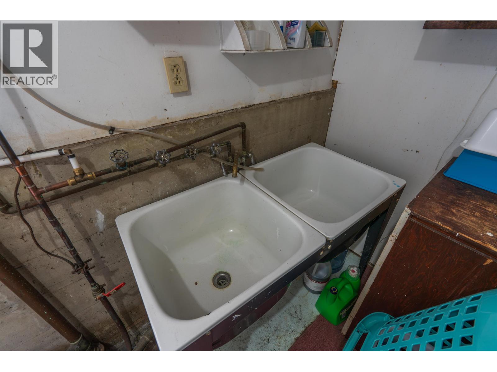 990 GILLETT STREET - 26