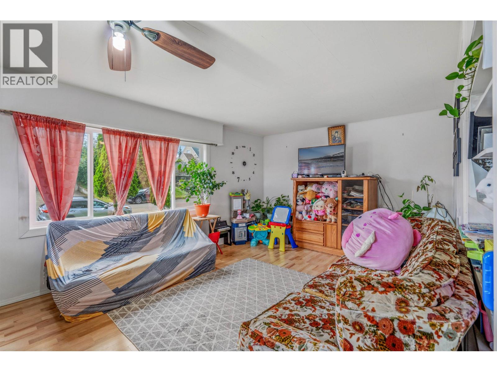 990 GILLETT STREET - 11