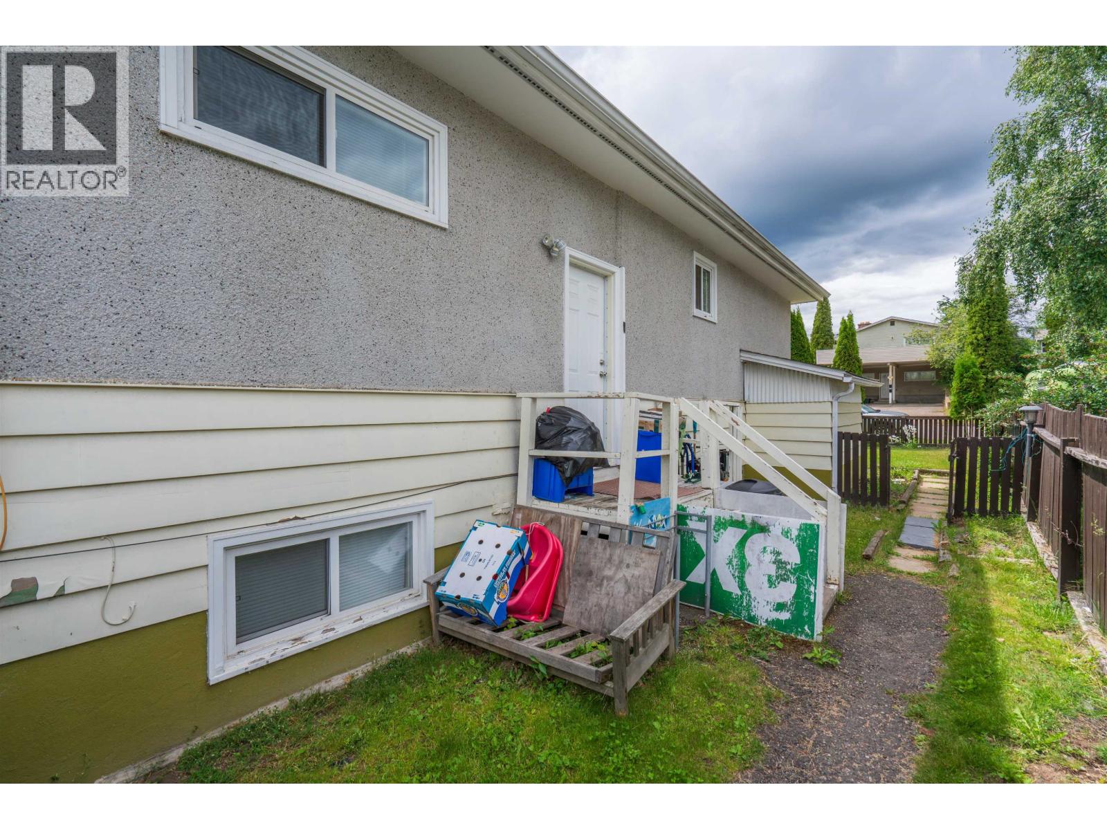 990 GILLETT STREET - 2