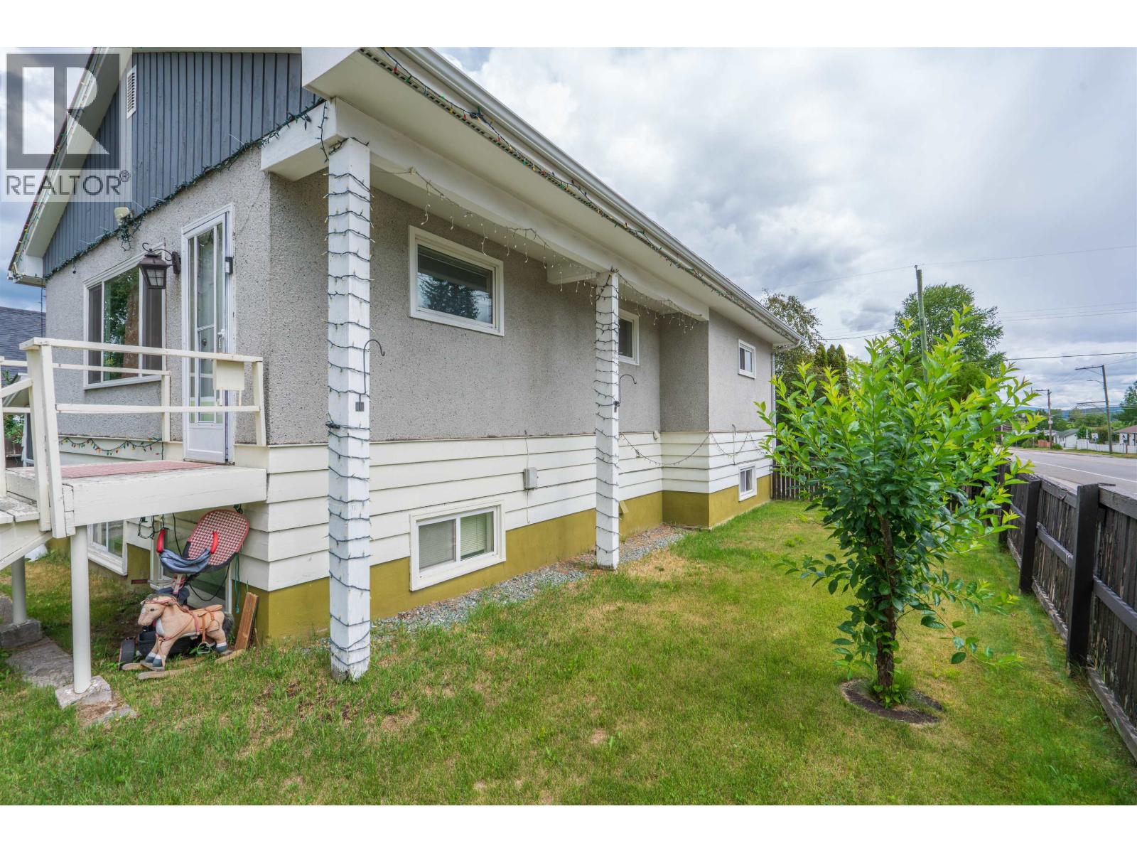 990 GILLETT STREET - 5