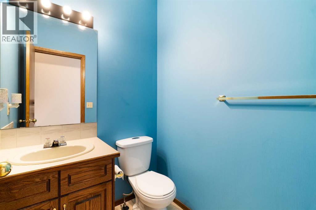 Main floor guest bath