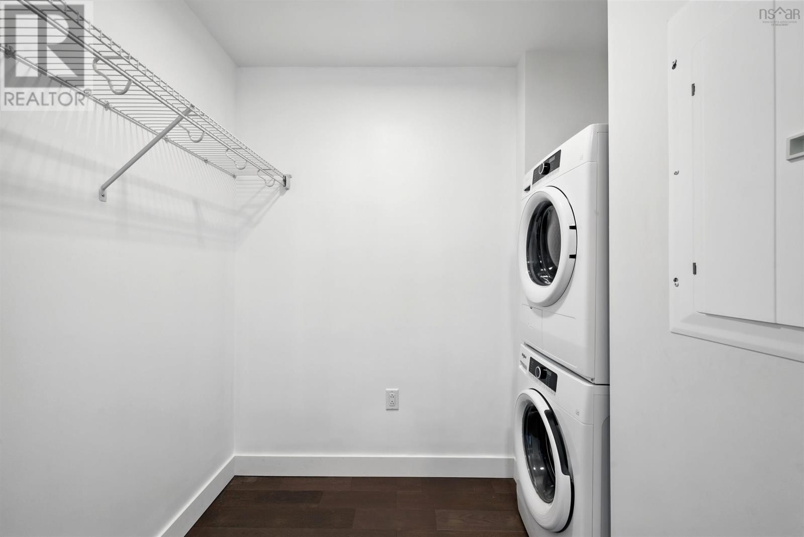 #519 1048 Wellington Street - 6