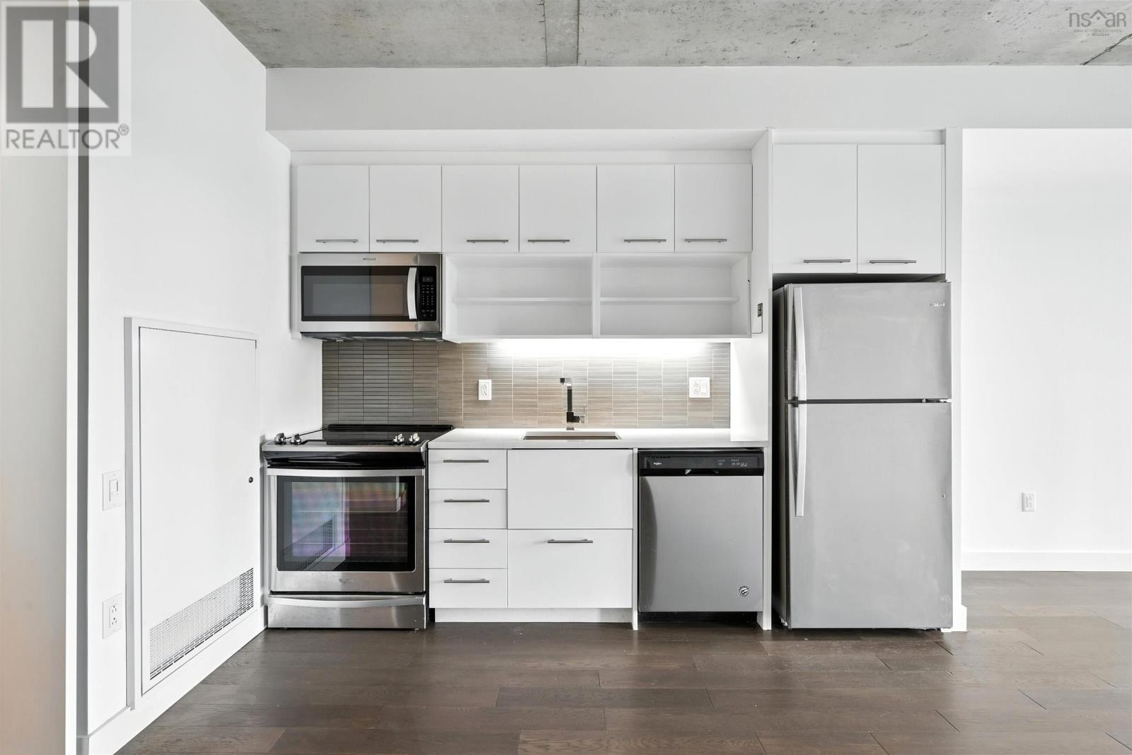 #519 1048 Wellington Street - 12