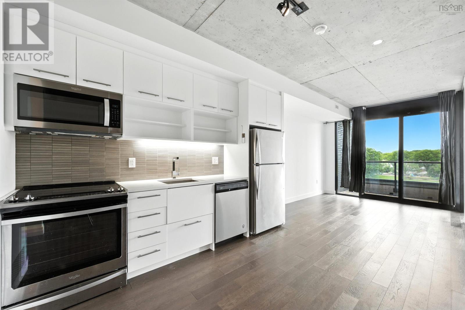 #519 1048 Wellington Street - 13