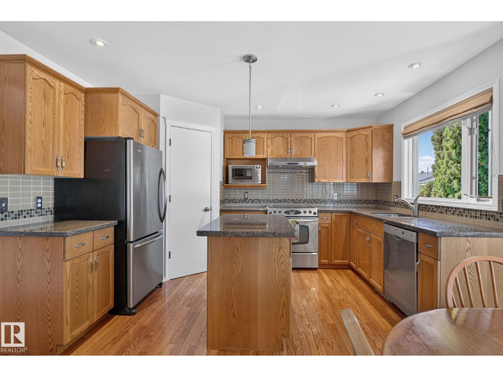 5939 157 AV NW - 13
