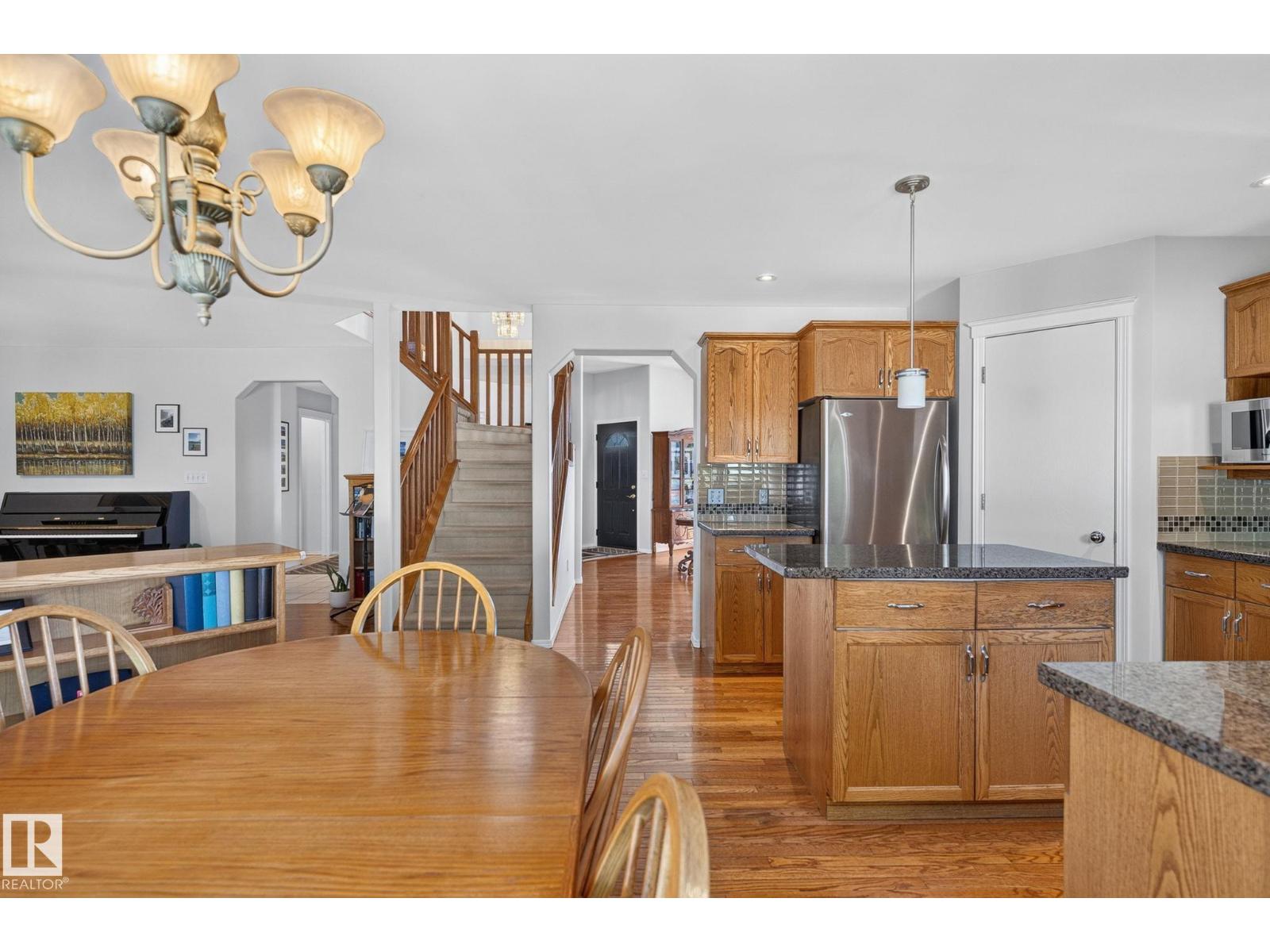 5939 157 AV NW - 20