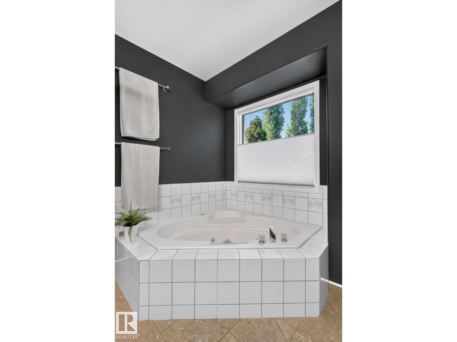 5939 157 AV NW - 40