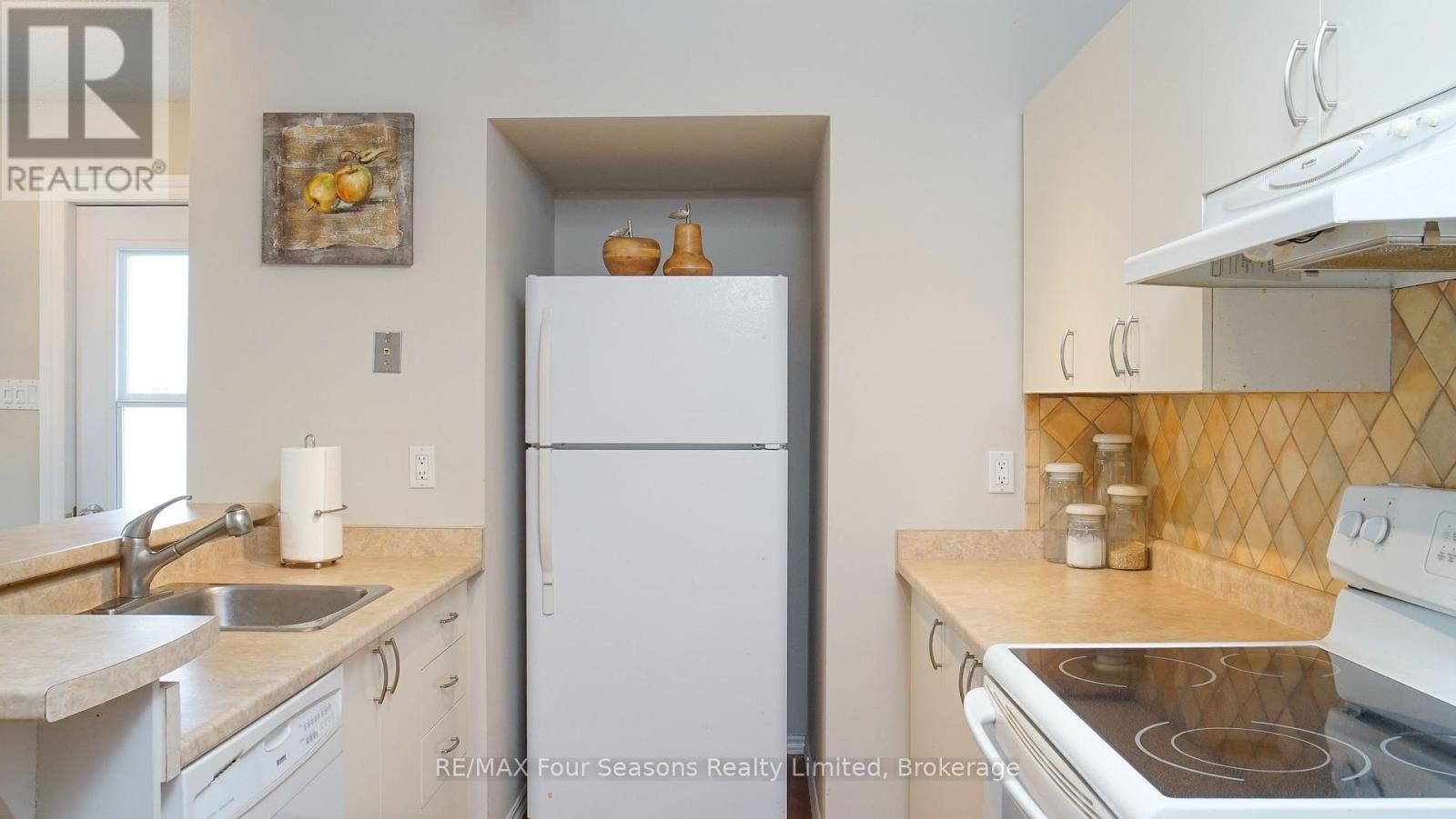 #89 23 DAWSON DRIVE - 9