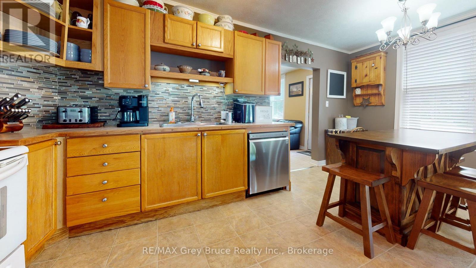 212 YONGE STREET S - 14