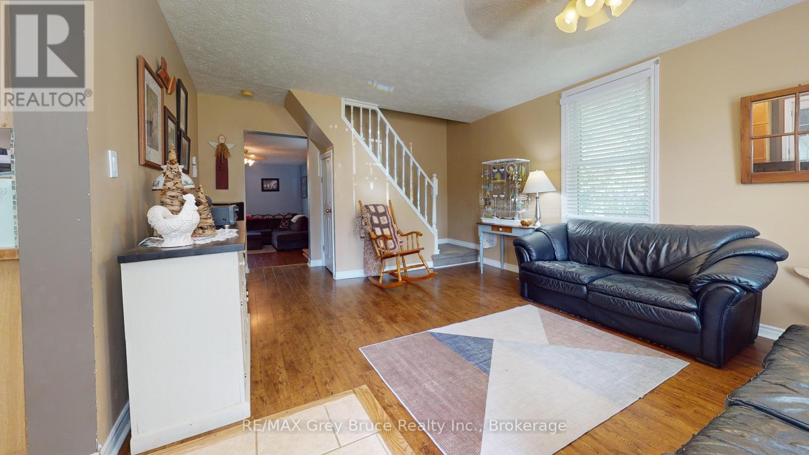 212 YONGE STREET S - 16