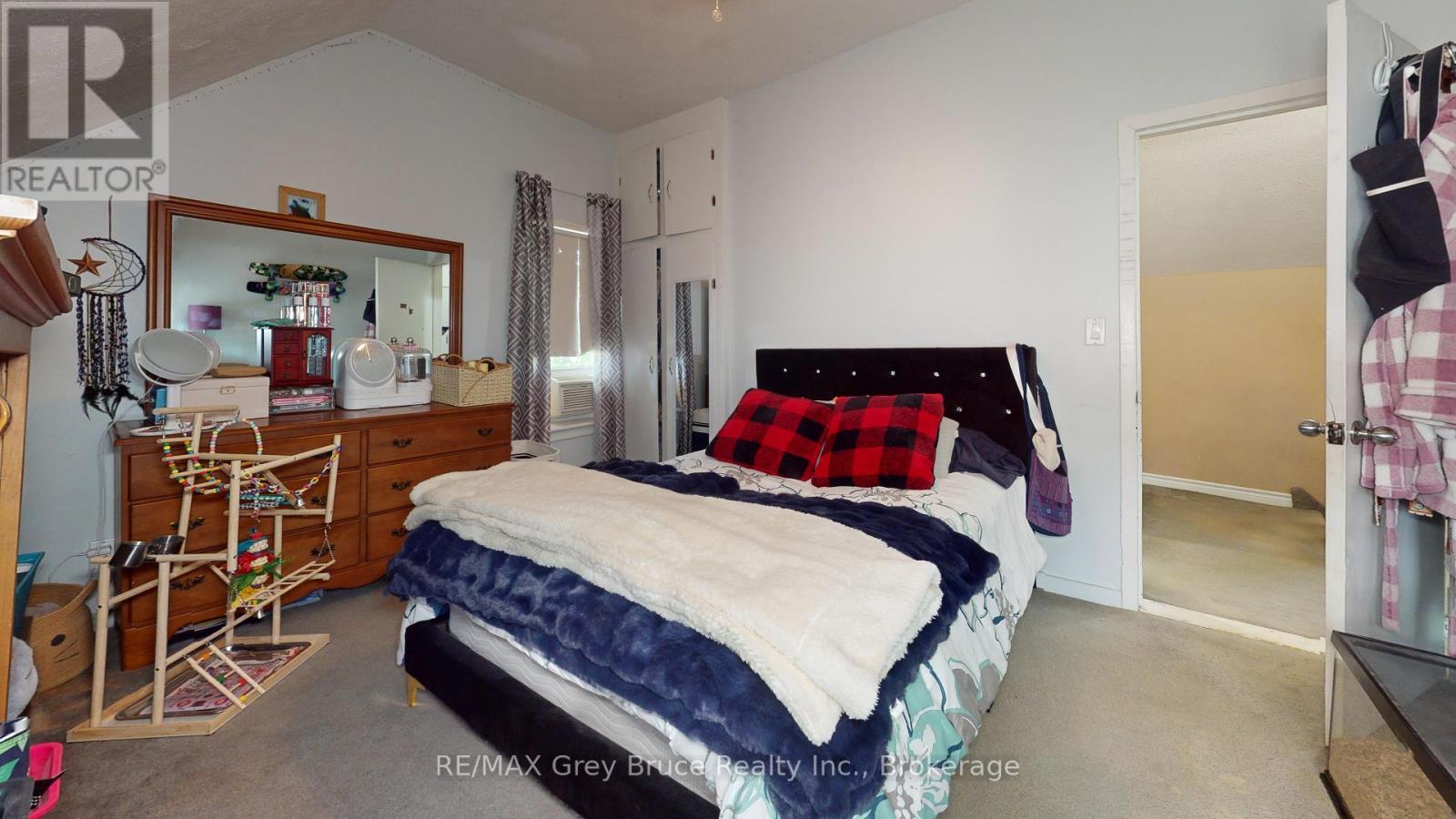 212 YONGE STREET S - 28