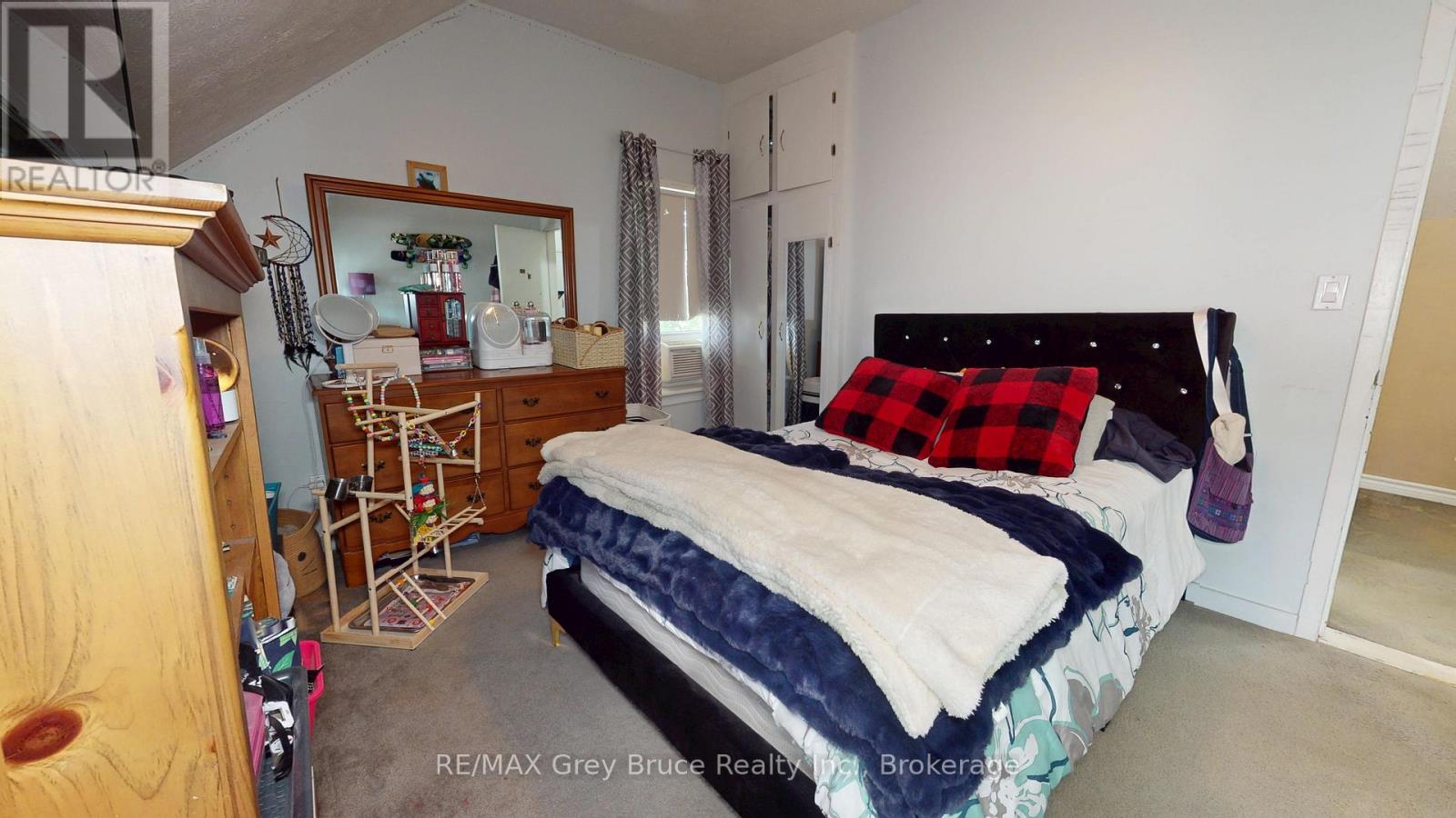212 YONGE STREET S - 26