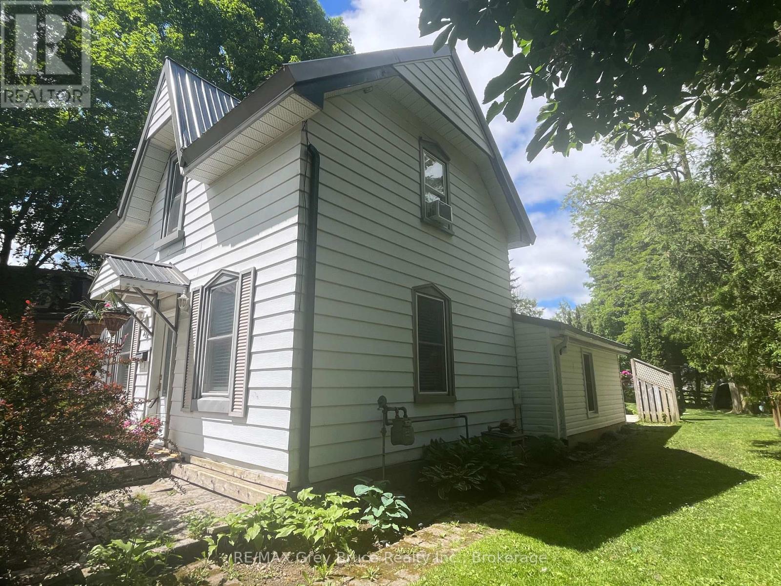 212 YONGE STREET S - 31