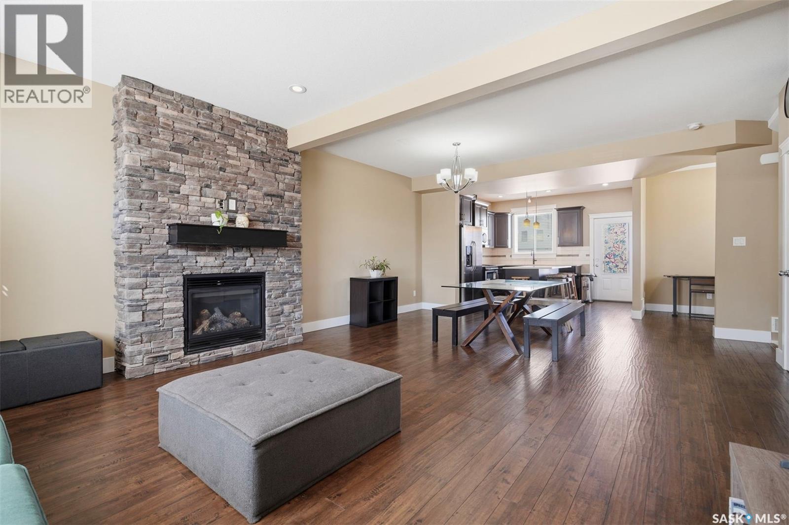 12 600 Maple CRESCENT - photo 4