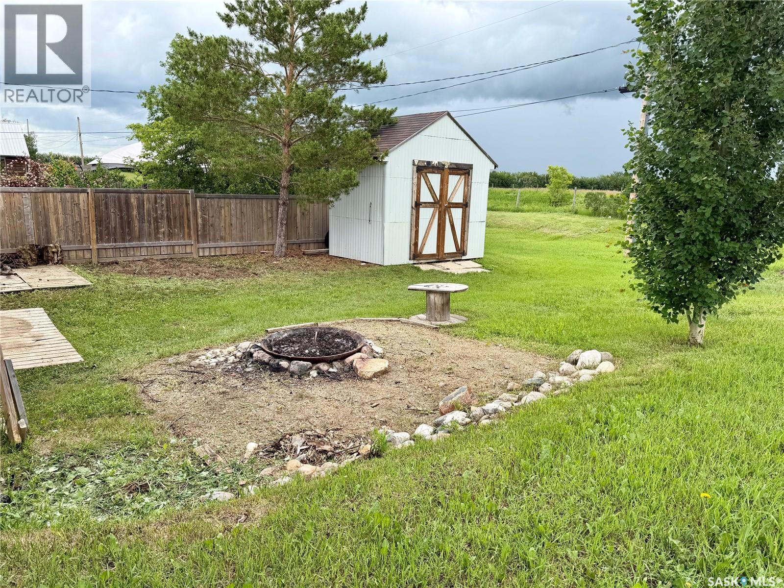 4 Saskatchewan AVENUE - 3