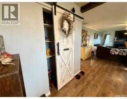 Family room - 4 Saskatchewan Avenue, Tuxford, SK S0H4C0 Photo 9