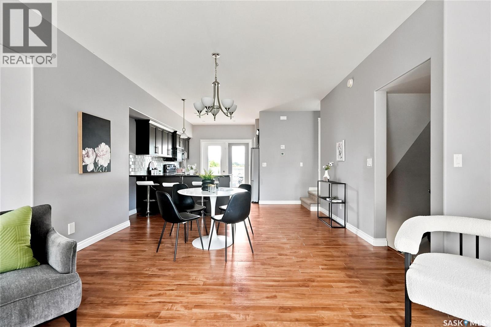 #220 212 Willis CRESCENT - 12