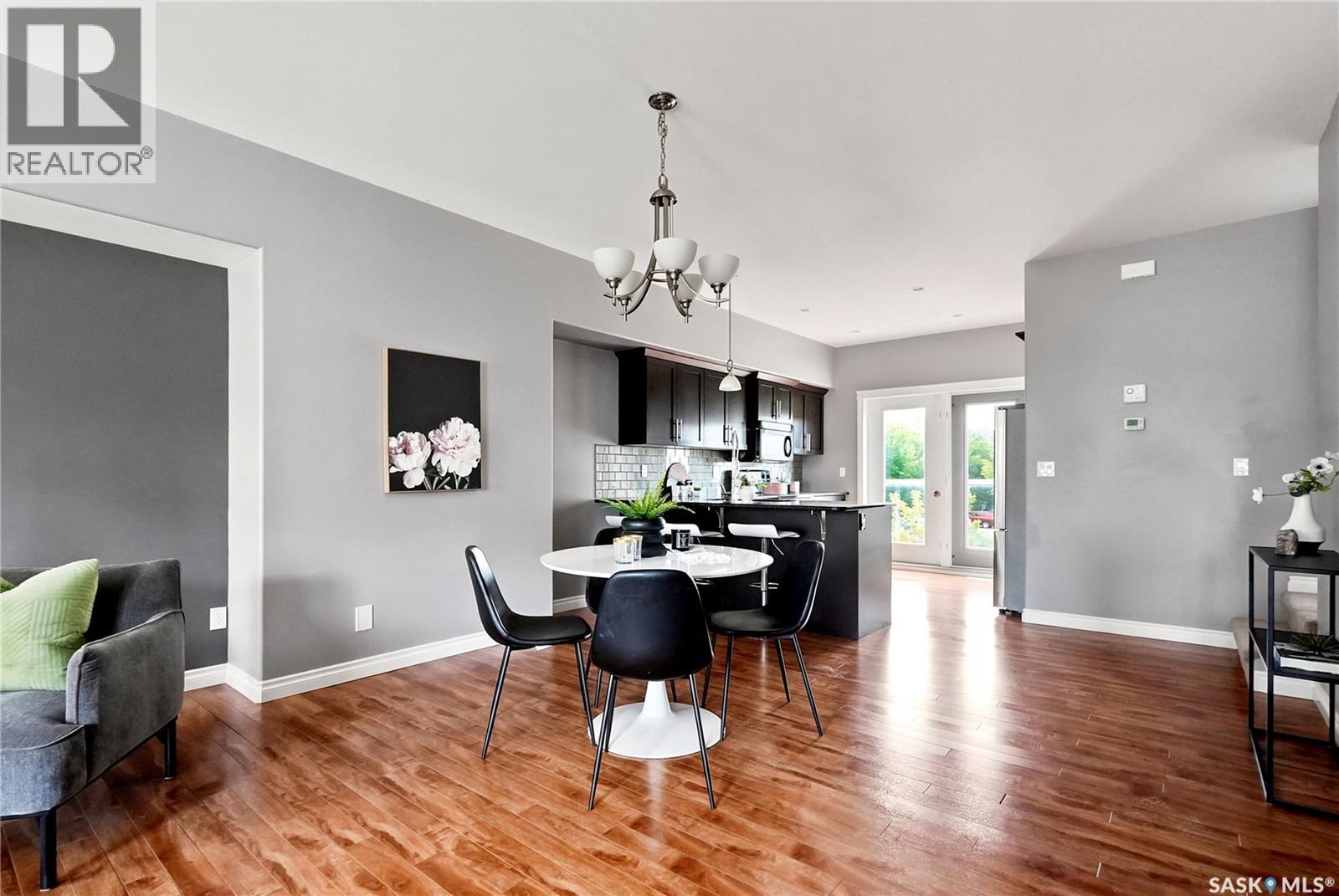 #220 212 Willis CRESCENT - 13