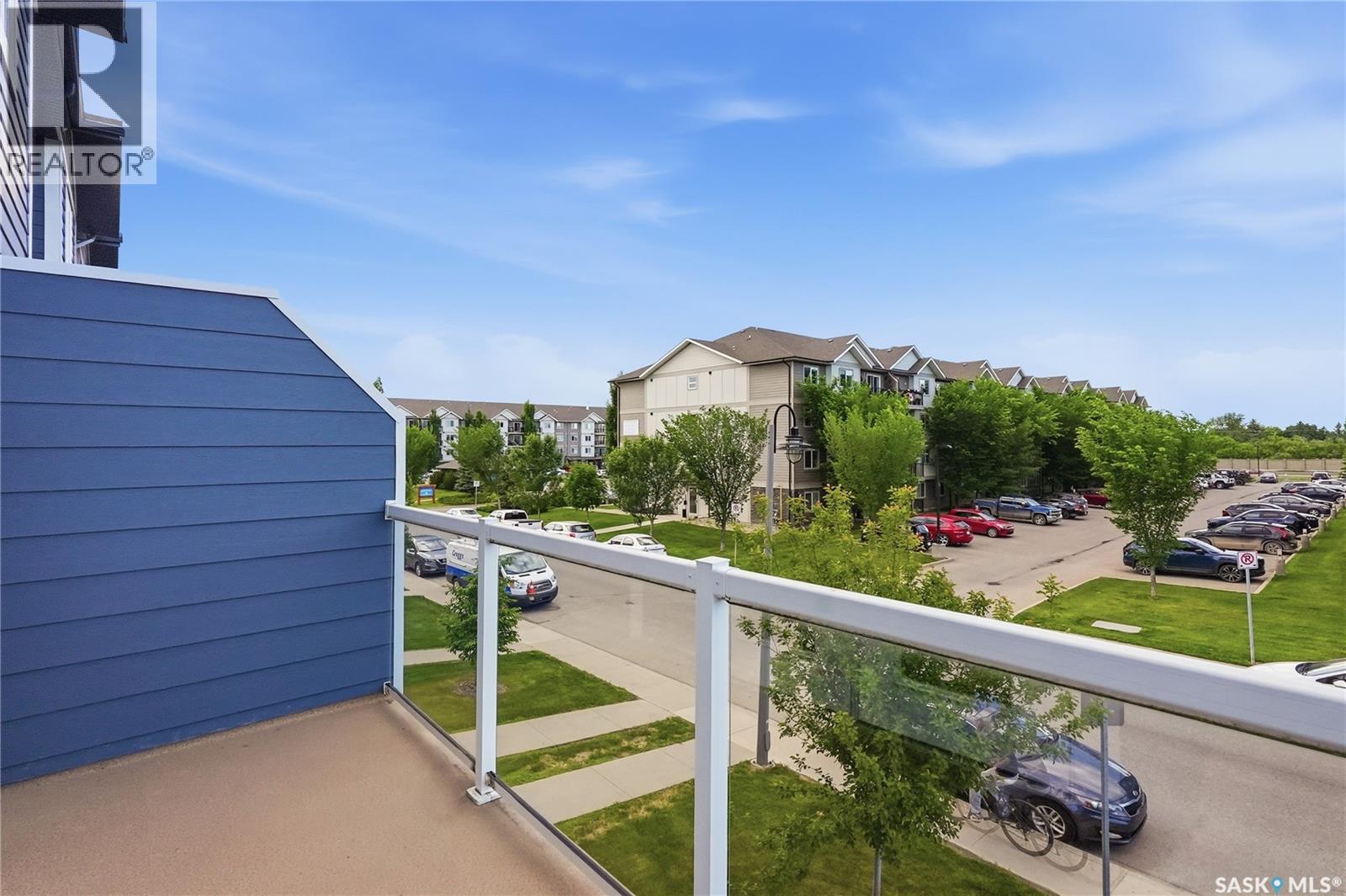 #220 212 Willis CRESCENT - 29