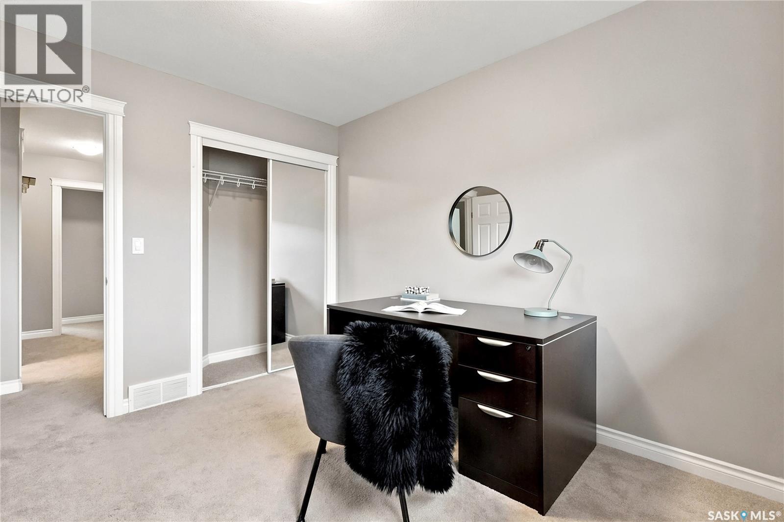 #220 212 Willis CRESCENT - 31