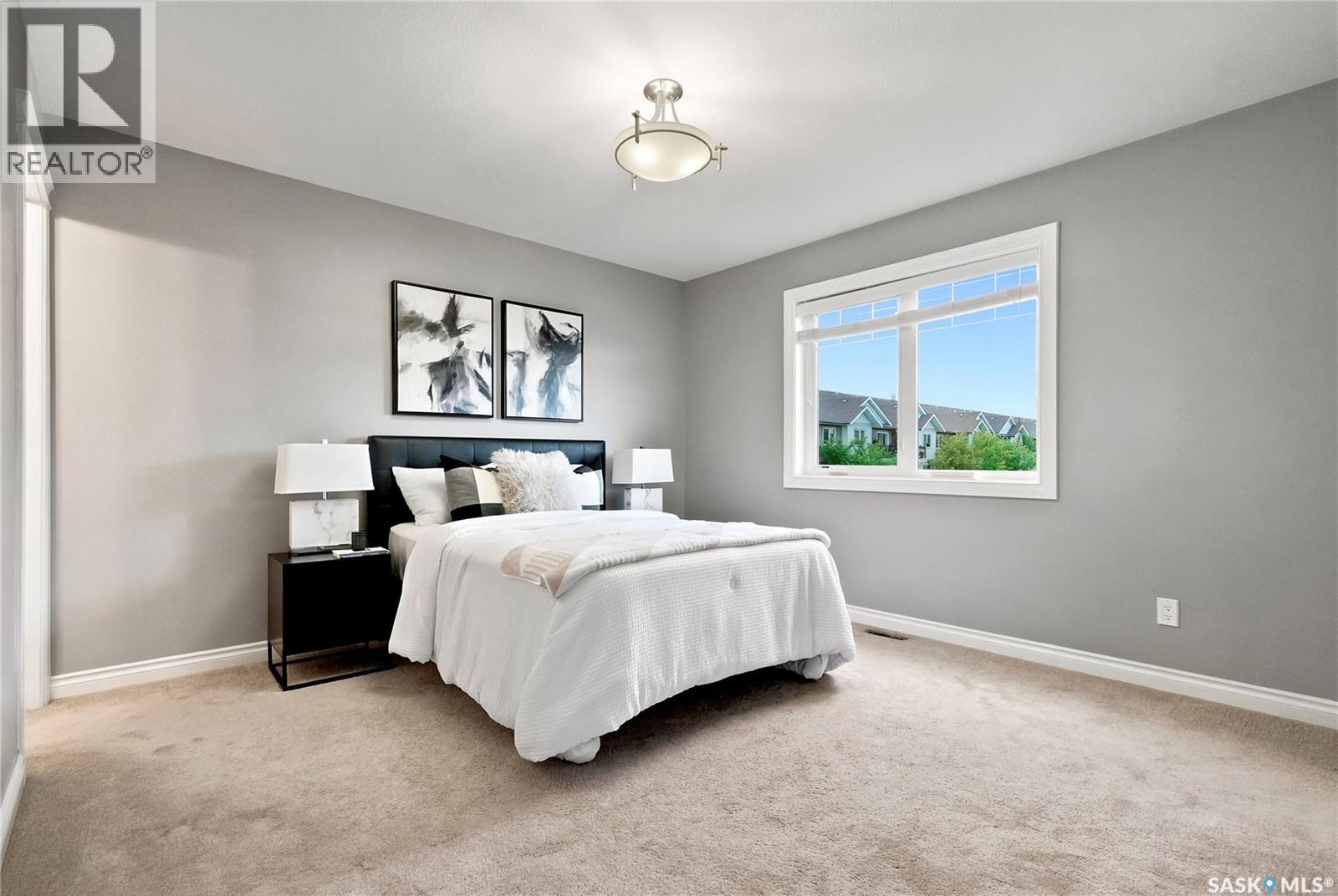 #220 212 Willis CRESCENT - 36