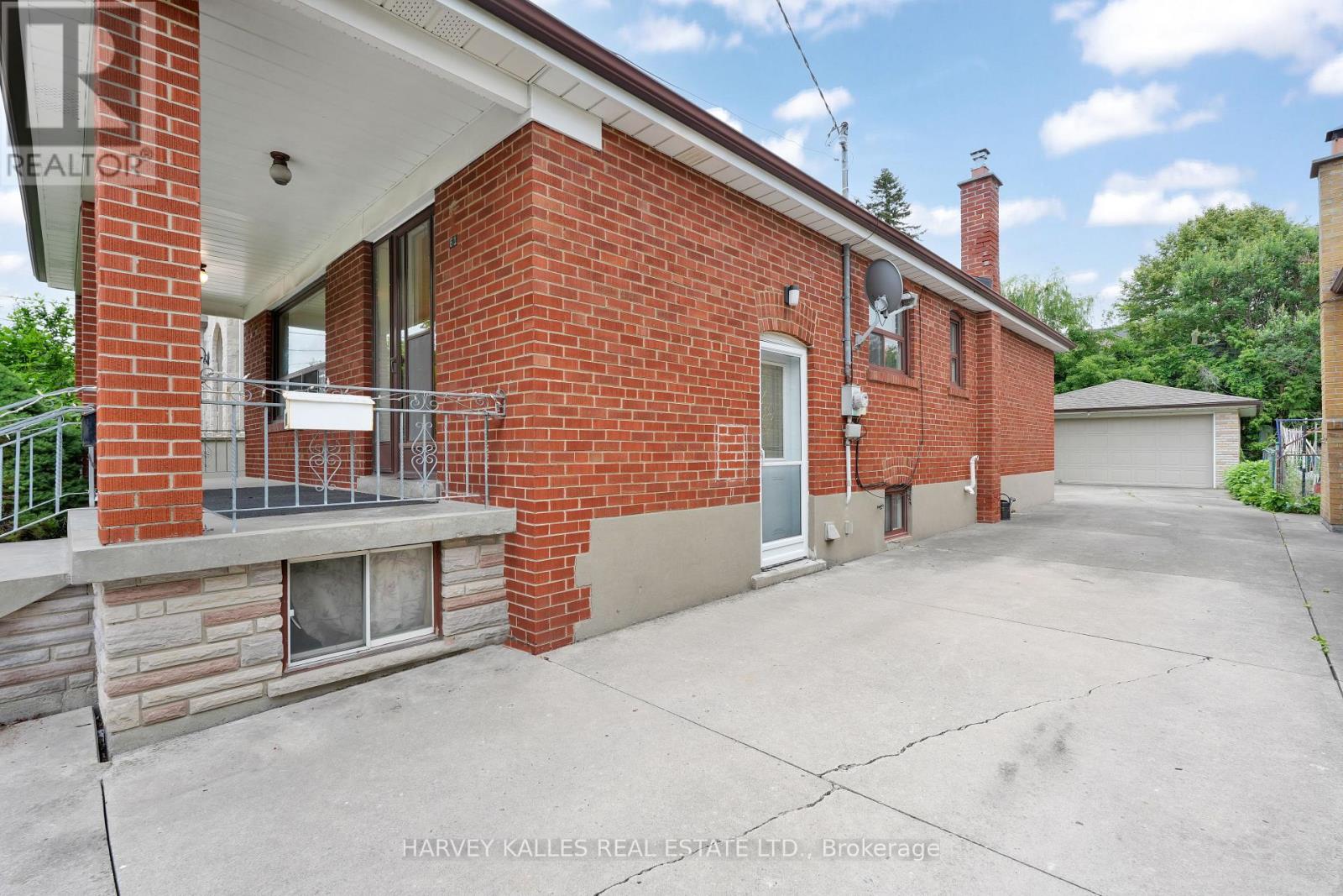 61 ABITIBI AVENUE - 30