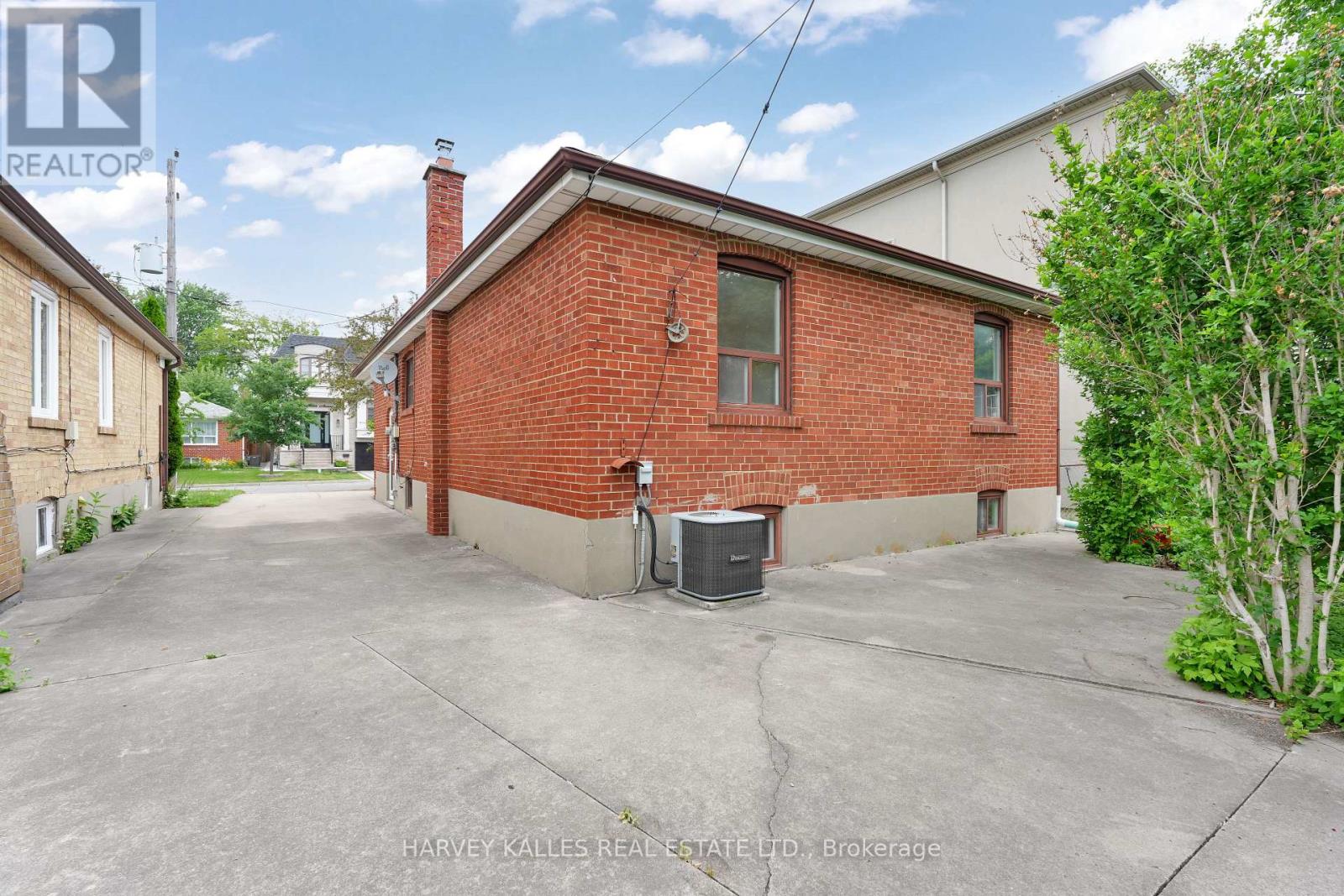 61 ABITIBI AVENUE - 31