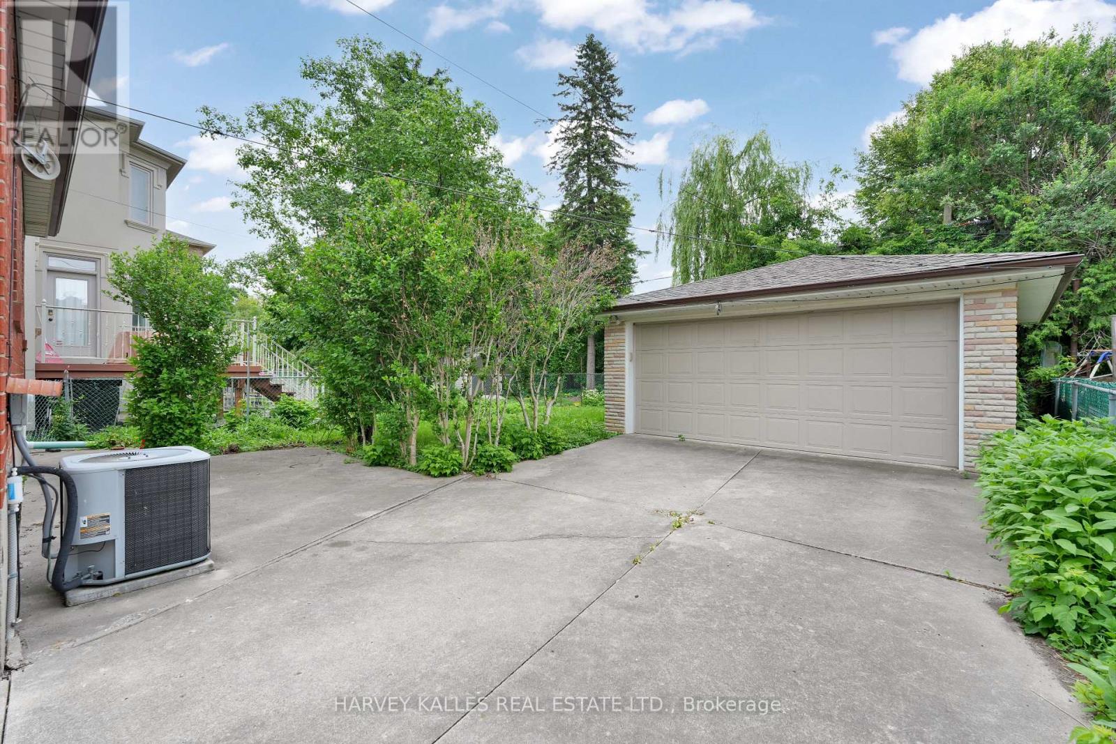 61 ABITIBI AVENUE - 32