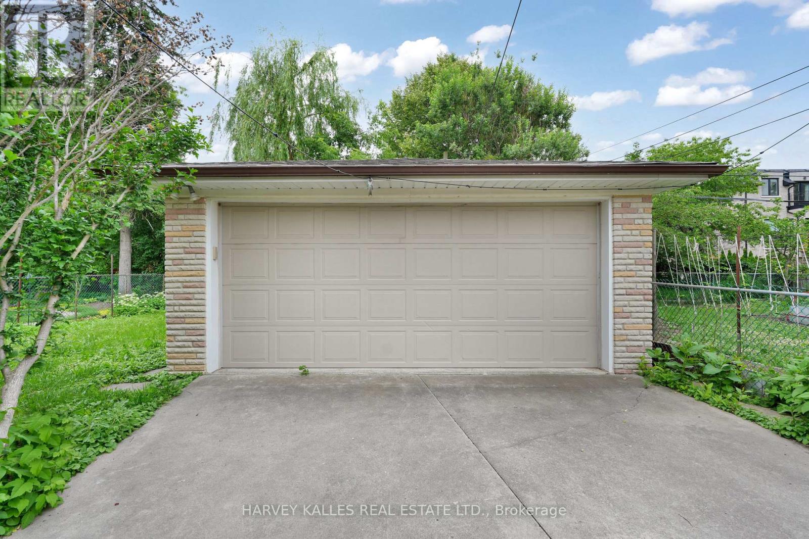 61 ABITIBI AVENUE - 33