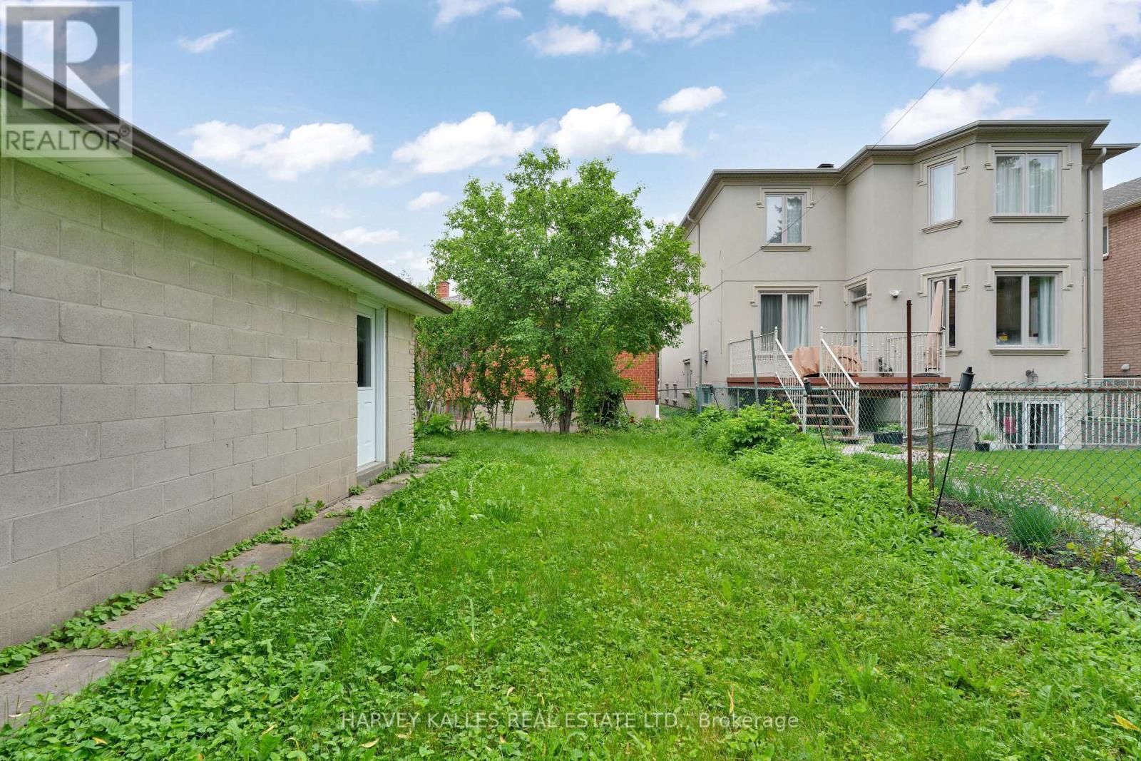 61 ABITIBI AVENUE - 35