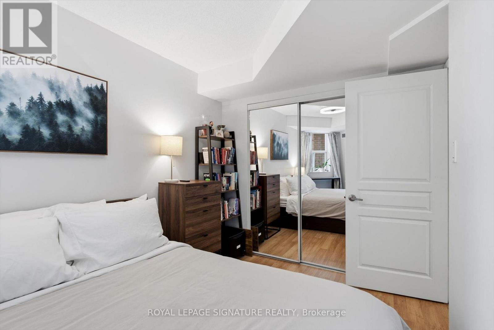 #704 323 RICHMOND STREET E - 14