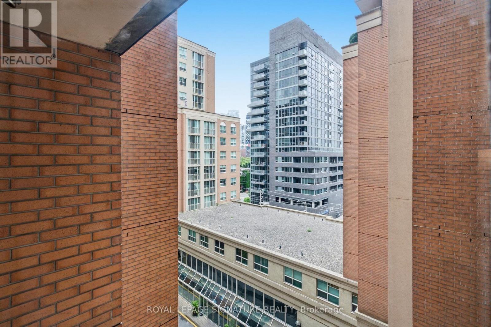 #704 323 RICHMOND STREET E - 17