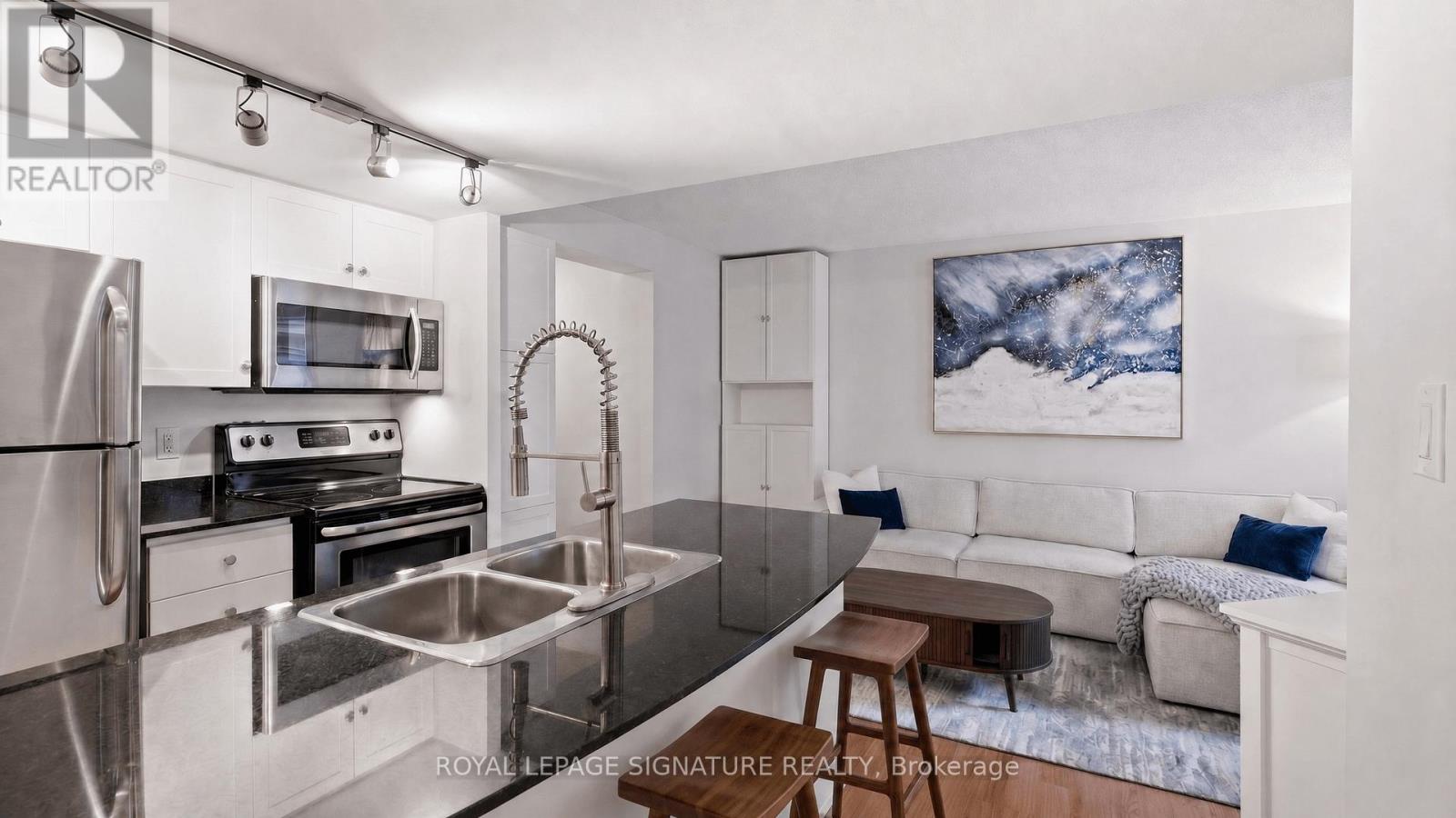 #704 323 RICHMOND STREET E - 8