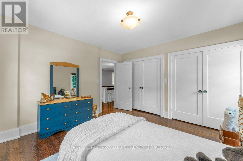 609 EARL STREET - 27