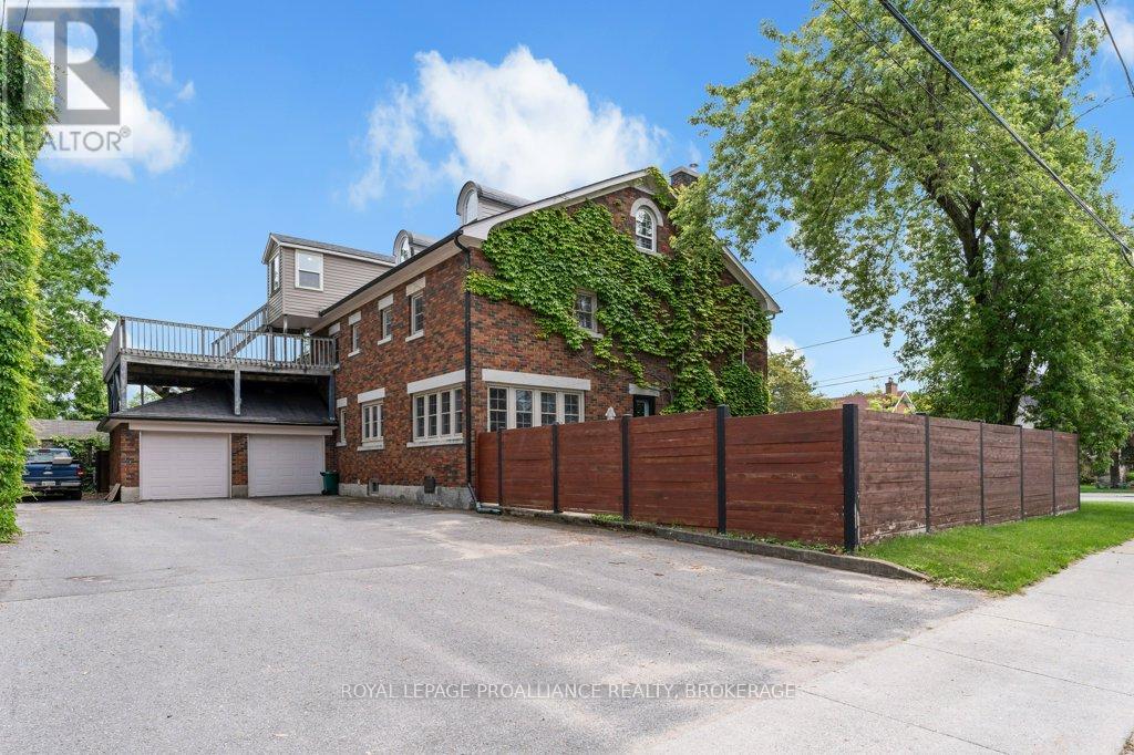 609 EARL STREET - 3