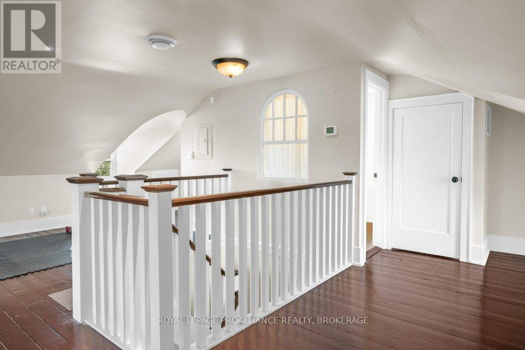 609 EARL STREET - 35